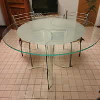 Tavolo cristallo di design per cucina o sala