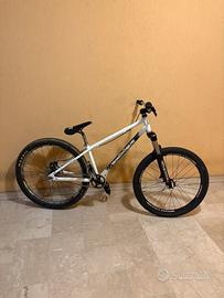Bici dirt mongoose