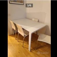 Tavolo in vetro satinato di design allungabile