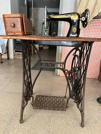 Macchina da cucire Singer primi del ‘900