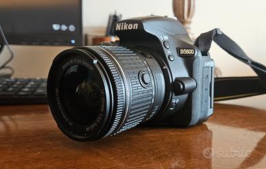 Reflex Nikon D5600 + AF-P 18-55mm VR 