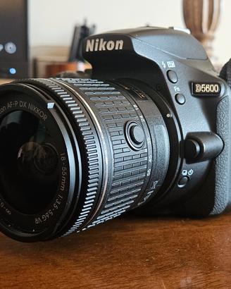Reflex Nikon D5600 + AF-P 18-55mm VR 