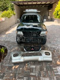 Paraurti anteriore pajero sport 2002