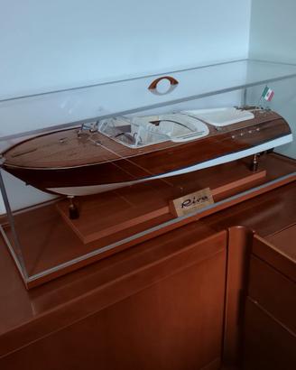 Modello DINAMICO Riva Aquarama