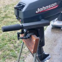 Motore fuoribordo Johnson 4 cv 2T