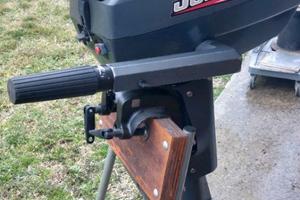 Motore fuoribordo Johnson 4 cv 2T