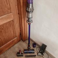 Dyson V8 Absolute + Home Cleaning Kit