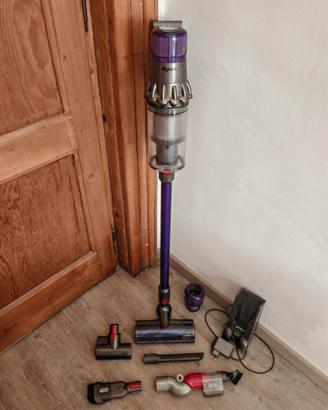 Dyson V8 Absolute + Home Cleaning Kit