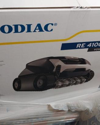 piscina pulita con robot zodiac e dolphin