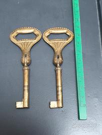 2 Chiavi in ottone per armadio vintage