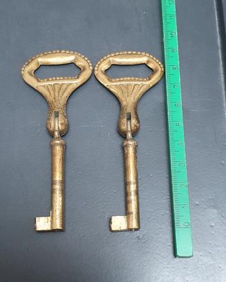 2 Chiavi in ottone per armadio vintage