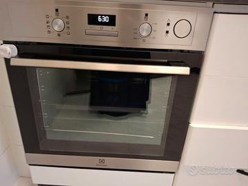 ELECTROLUX FORNO A VAPORE SERIE 600 SENSECOOK
