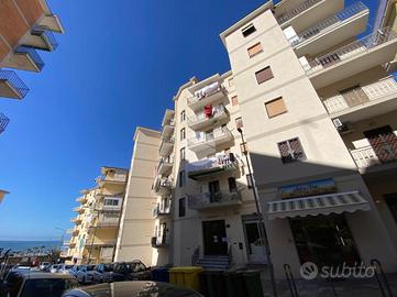 3 LOCALI A TORRE DEL GRECO