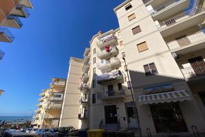 3 LOCALI A TORRE DEL GRECO