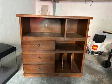 Mobile in Legno Robusto con Cassetti e Vani