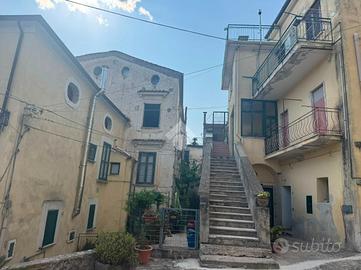 CASA SEMINDIPENDENTE A GIFFONI SEI CASALI