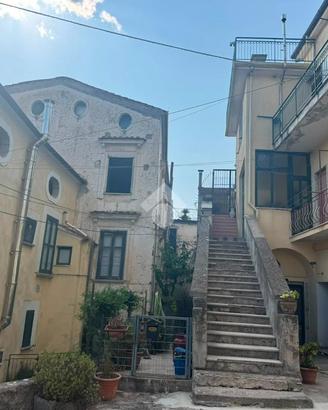 CASA SEMINDIPENDENTE A GIFFONI SEI CASALI