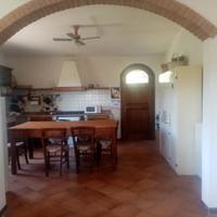 Appartamento in colonica con giardino
