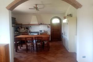 Appartamento in colonica con giardino