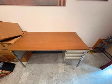 Arredo per studio, prezzo TRATTABILE,  celere 