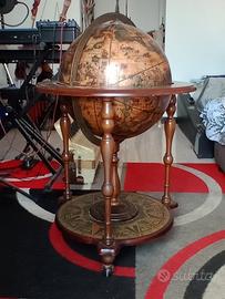 mappamondo bar mobile da pavimento  in legno 