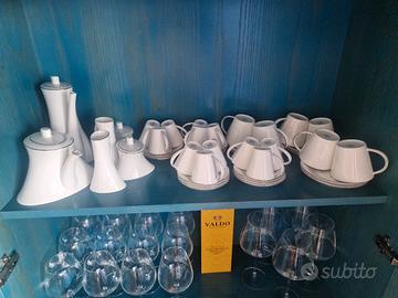 Prestigioso servizio di piatti e caffè  platino