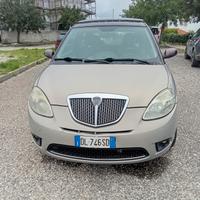 lancia Ypsilon MOMO DESIGN 1.3 Multijet 