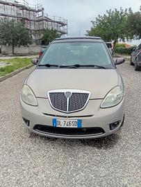 lancia Ypsilon MOMO DESIGN 1.3 Multijet 