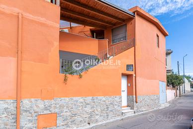 Indipendente con cortile e garage a Dolianova