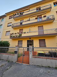 Ampio Appartamento di 5,5 Vani + Box Auto Cantina