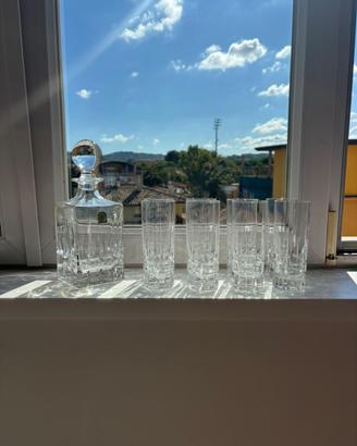 Cristallo bottiglia e bicchieri
