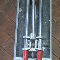 Tagliatrice manuale per piastrelle