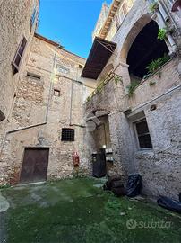 2 LOCALI A NARNI