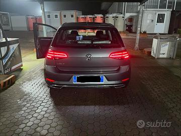 Golf 7 2018 5p 1,6 executive 115cv dsg