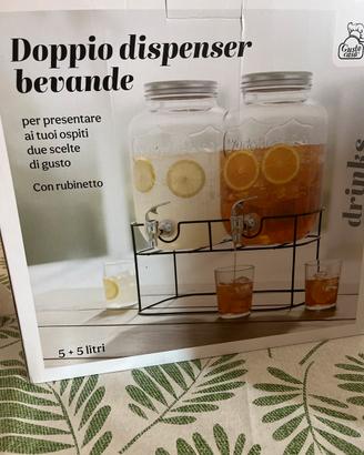 Dispenser per bevande con rubinetto