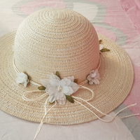 Cappellino in paglia