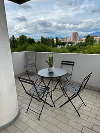 Tavolino pieghevole con 4 sedie pieghevoli