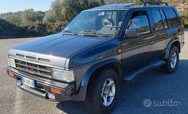 Nissan terrano 2,7 TDI 4x4 gancio t,ASI 