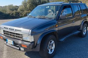 Nissan terrano 2,7 TDI 4x4 gancio t,ASI 