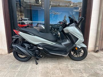 Honda Forza 350 (2024)