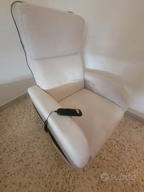 Poltrona motorizzata chateau d ax con telecomando 