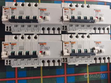 4 interruttori trifase con sgancio di minima