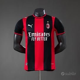 T shirt  da calcio e completi .