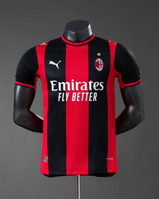 T shirt  da calcio e completi .