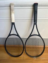 Racchette Pro Staff Federer, all black.