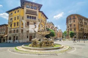 Appartamento di 200 m² con più di 5 locali a Roma
