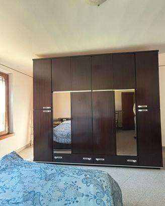 Camera da letto completa (armadio + letto + comodi