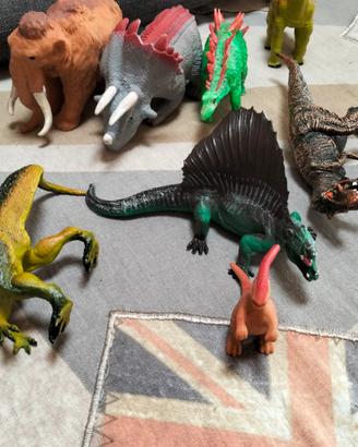 Lotto 8 Dinosauri Erbivori e Carnivori 