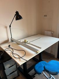 Tavolo da disegno tecnigrafo e sgabello