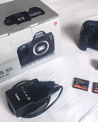 Canon EOS 5D Mark IV + Batteria + 3CF -- €550